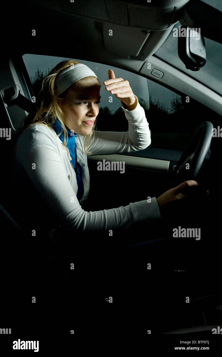 Car at night headlight glare hires stock photography and images Alamy