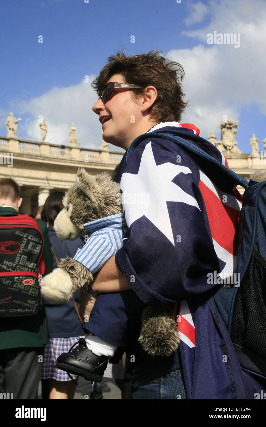 tourists celebrating the canonisation of sister mary mackillop, vatican, rome October 2010 Stock Photo