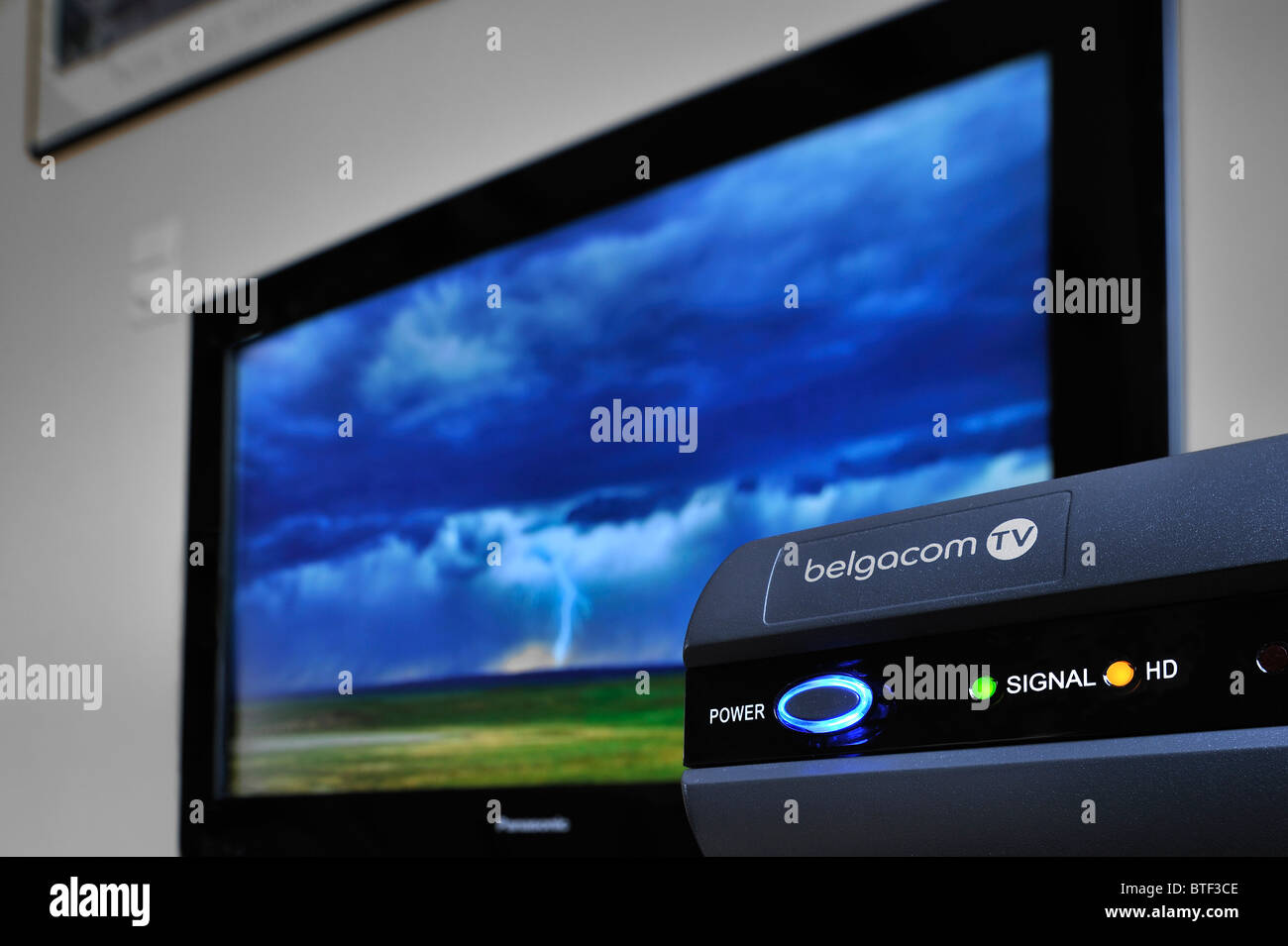 Tv on standby hires stock photography and images Alamy