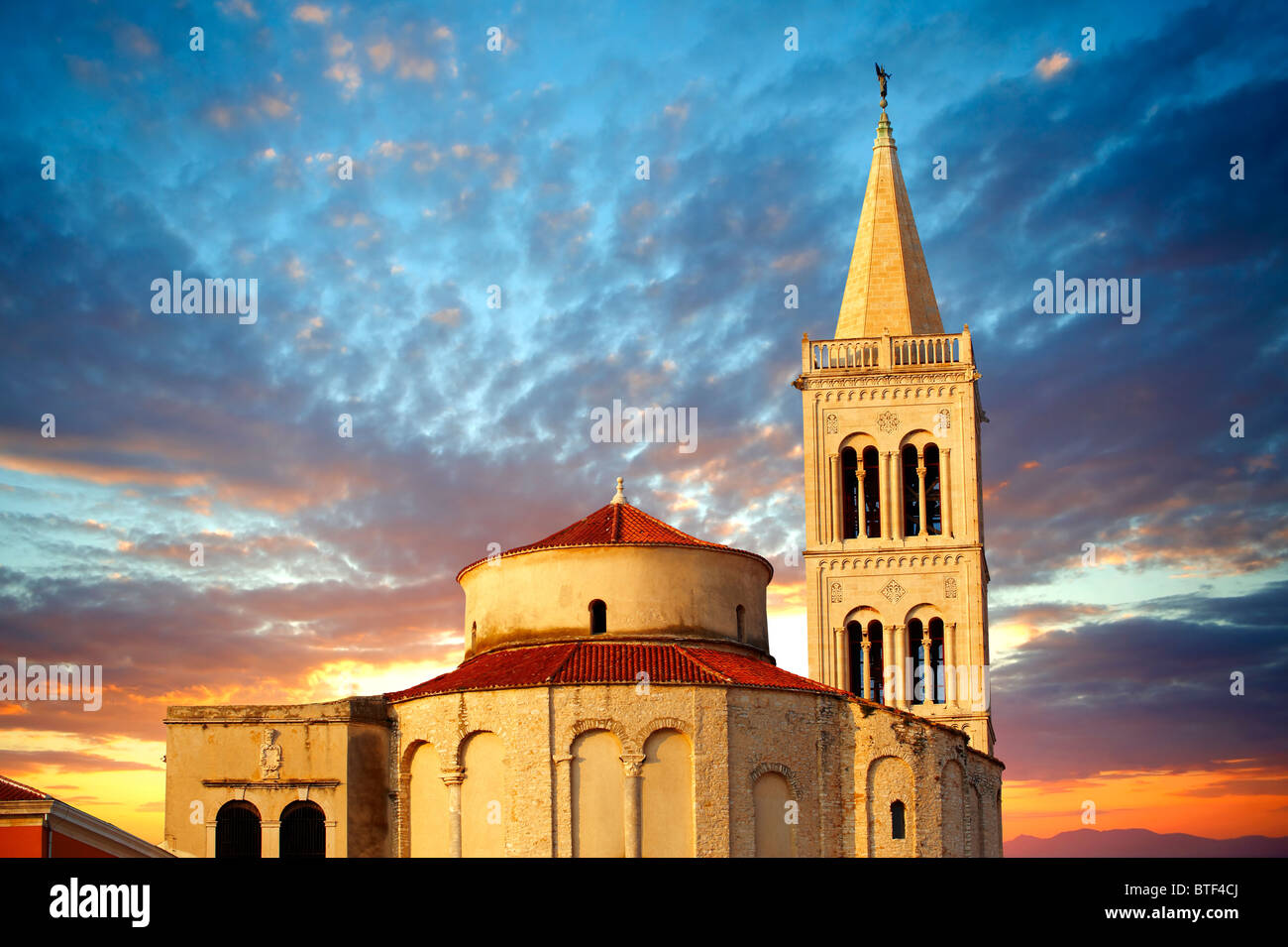 The Byzantine St Donat's Church & the Campinale bell tower of the St Anastasia Cathedral. Zadar, Croatia Stock Photo