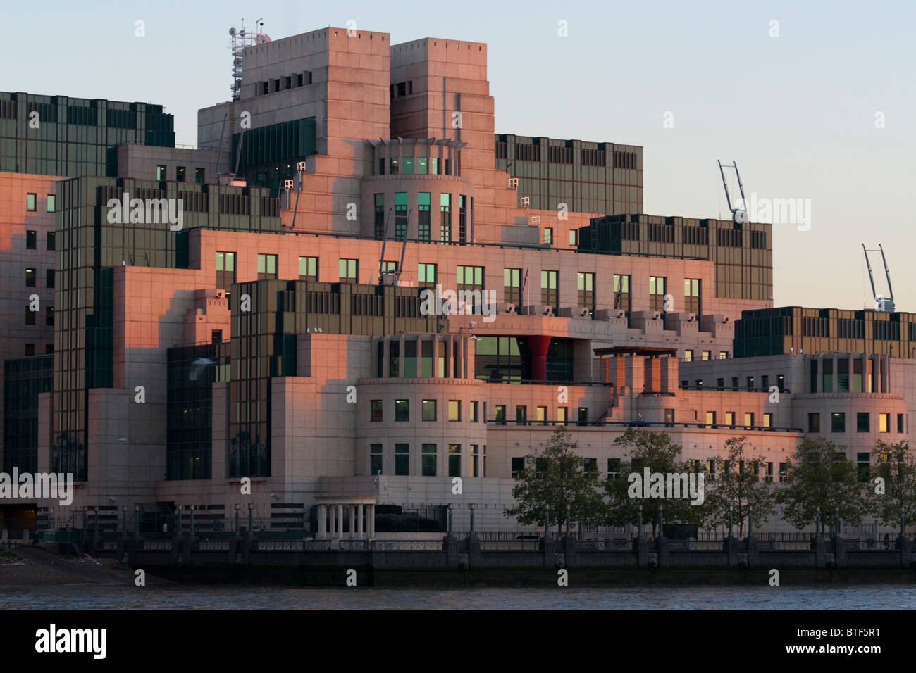 SIS Building - MI6 Intelligence Service HQ - Vauxhall Cross - London Stock Photo