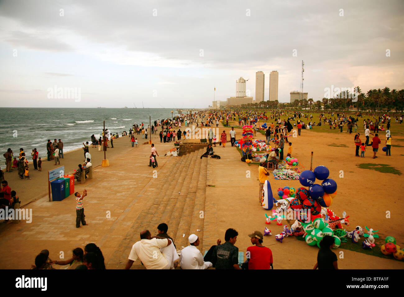 People at the Galle Face Green promenade, Colombo, Sri Lanka Stock Photo Alamy People at the Galle Face Green promenade, Colombo, Sri Lanka Stock Photo Alamy