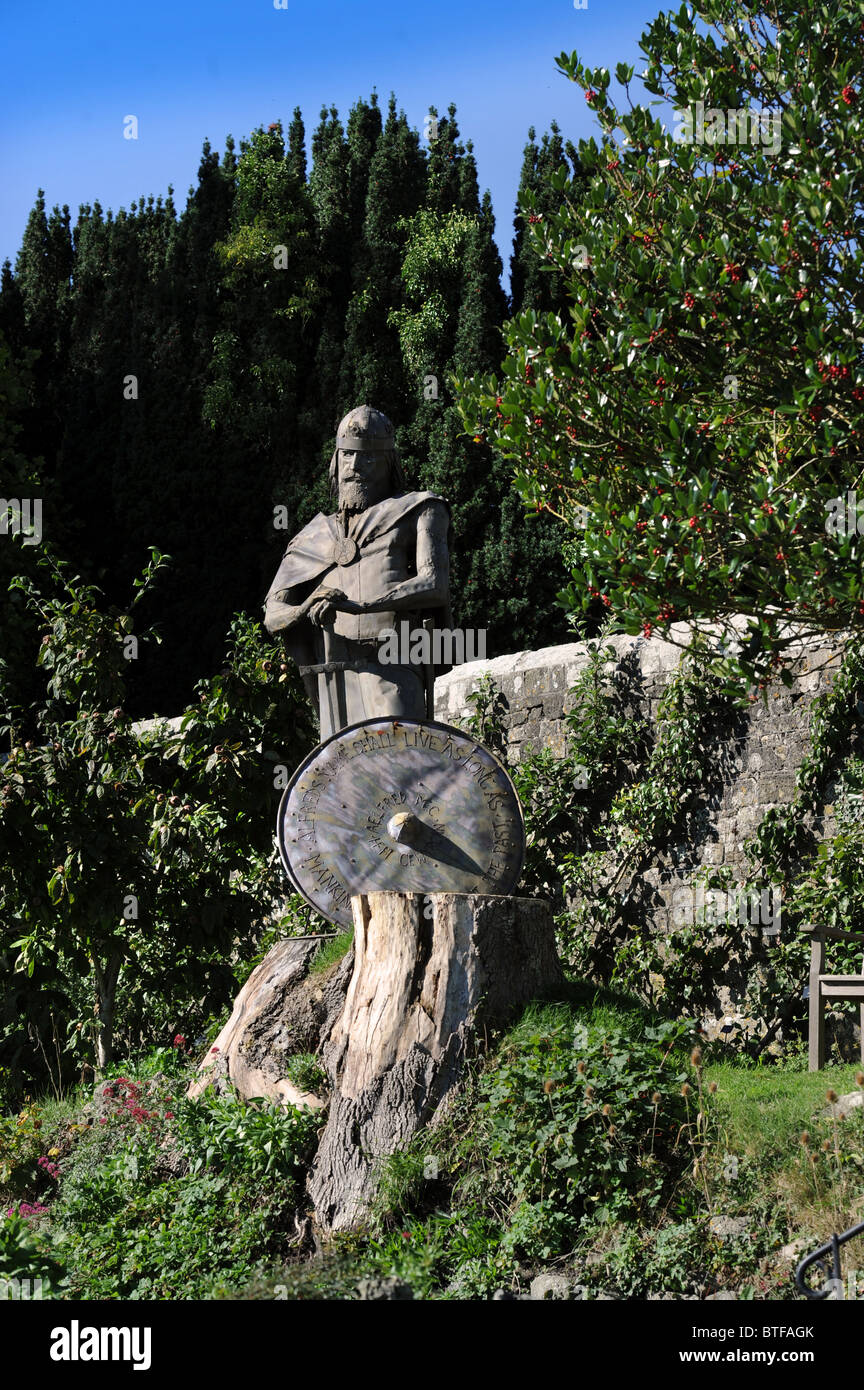 Statue of King Alfred in the ruins of Shaftesbury Abbey Dorset UK Stock Photo