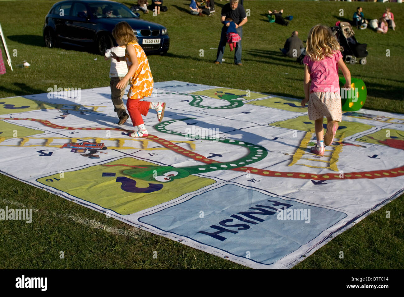 Snakes And Ladders Stock Photos & Snakes And Ladders Stock Images Alamy