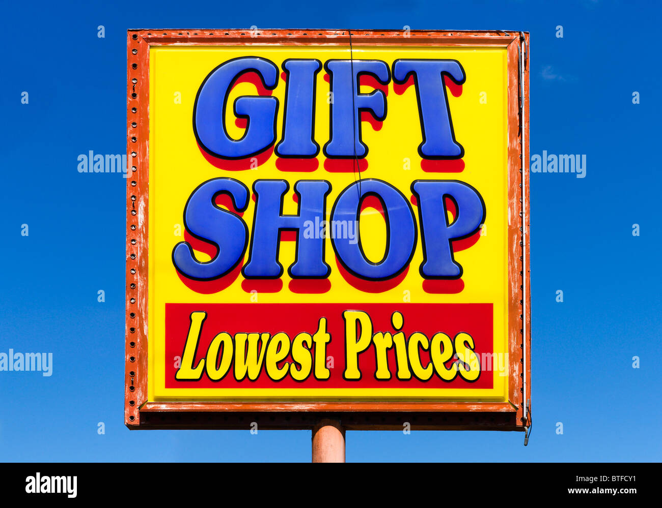 Brightly coloured sign for a gift shop on International Drive, Orlando, Central Florida, USA Stock Photo