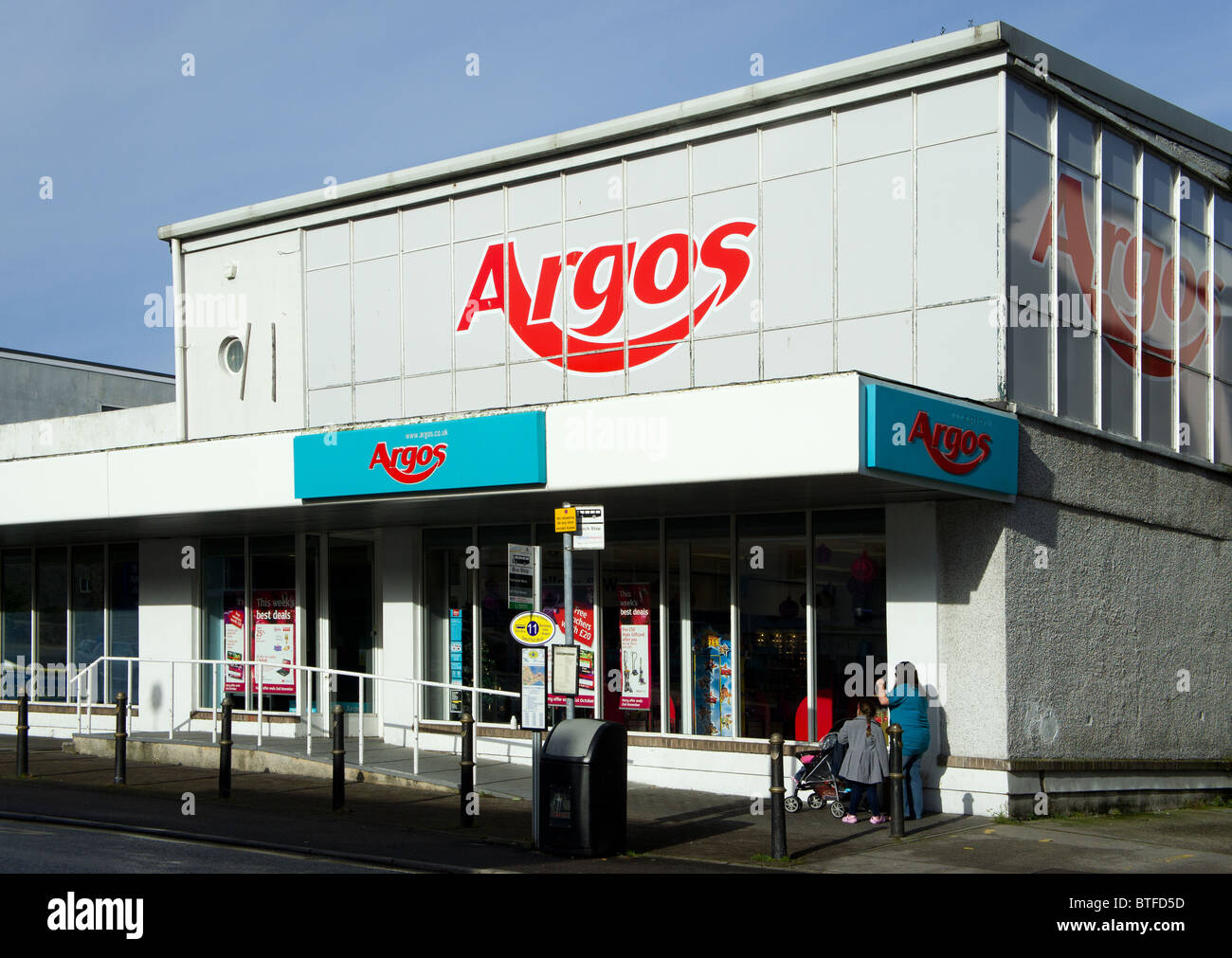 Argos store front hires stock photography and images Alamy