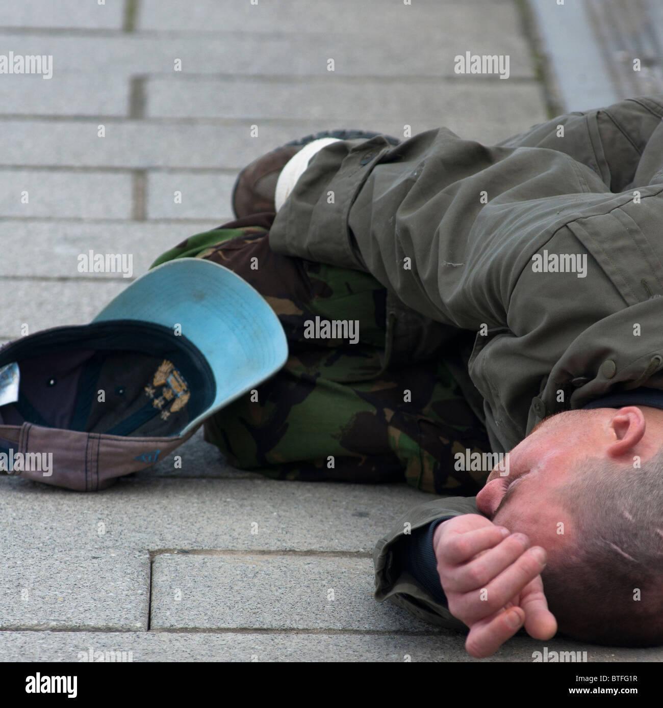 Homeless man seen on Waterloo bridge, London Stock Photo