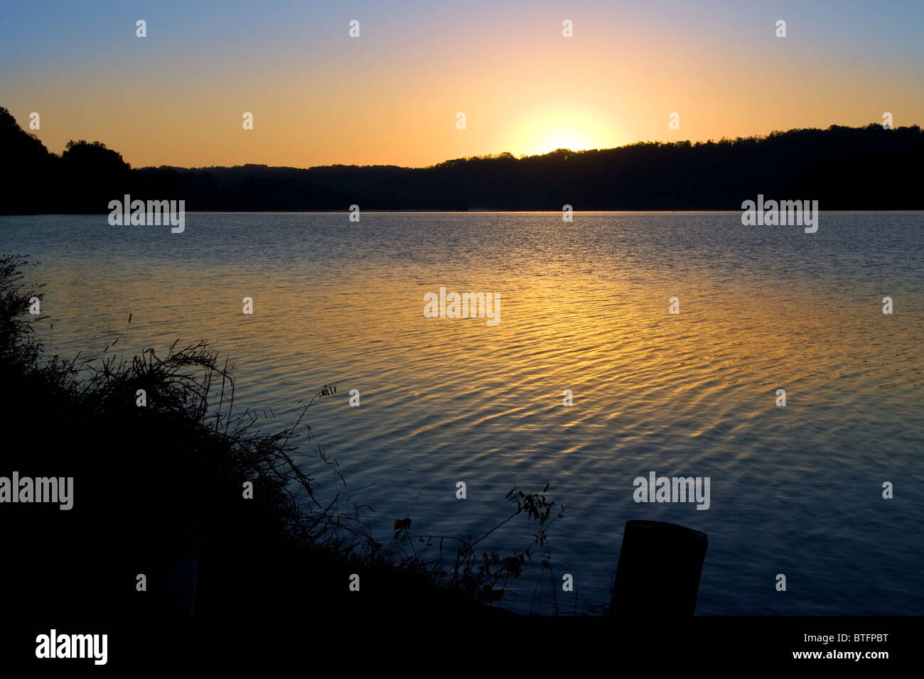 Melton Hill Lake, Oak Ridge, Tennessee at sunrise Stock Photo Alamy