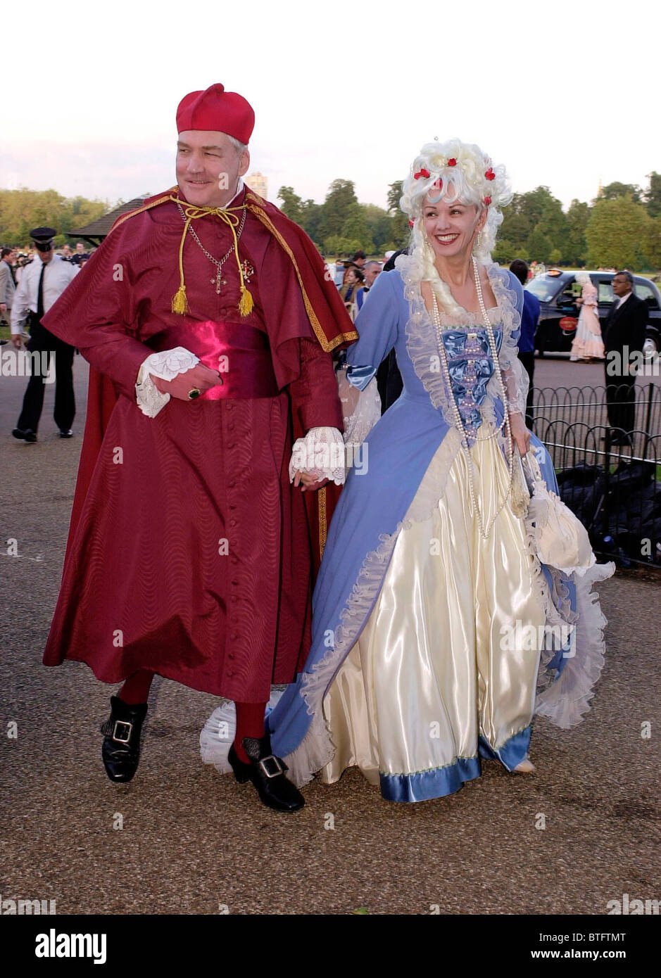 CONRAD BLACK AND HIS WIFE, BARBARA AMIEL, DRESSED IN 18TH CENTURY STYLE COSTUMES FOR A BALL IN LONDON Stock Photo