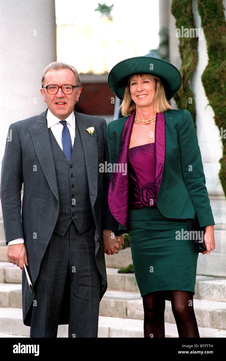 SIR DAVID FROST AND WIFE LADY CARINA, AT THE WEDDING OF SANTA PALMER-TOMKINSON IN LONDON Stock Photo
