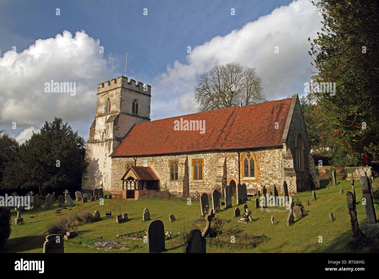 Medmenham, Buckinghamshire, England - St Peter's parish church dating from the 12th century Stock Photo