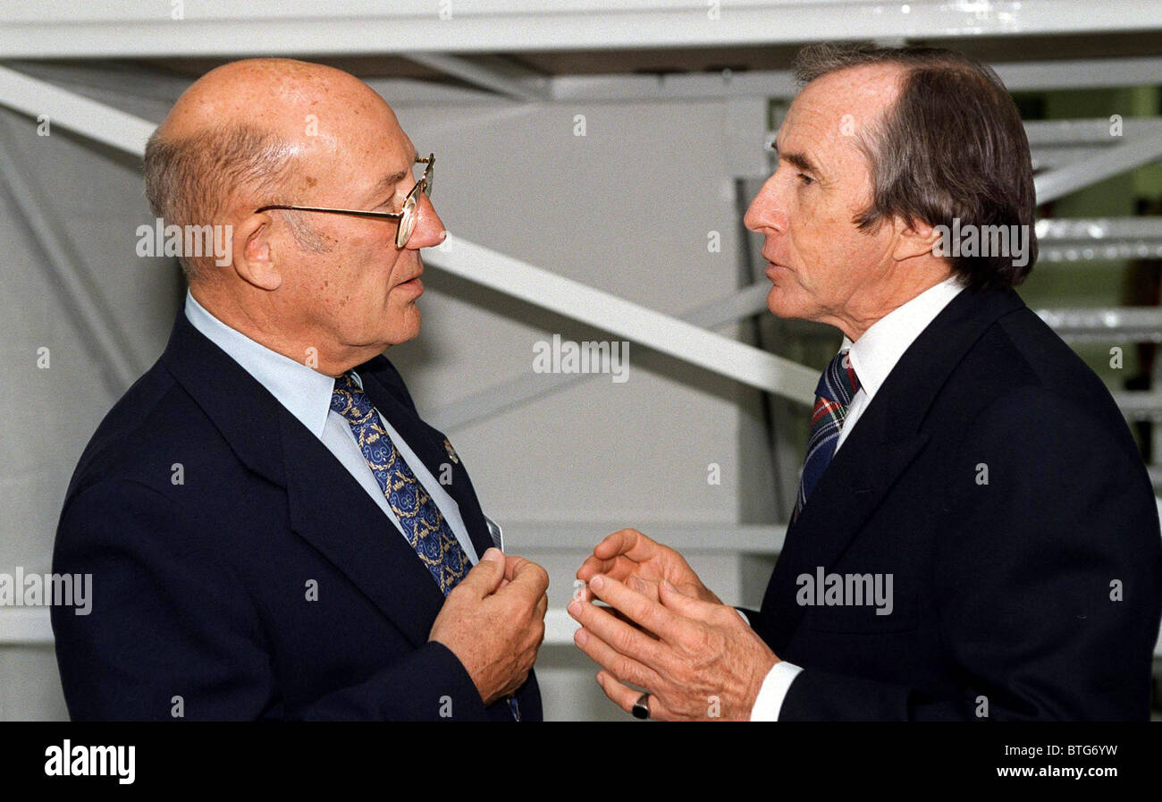 JACKIE STEWART AND RACING DRIVER STIRLING MOSS AT OPENING OF NEW STEWART GRAND PRIX FACTORY IN MILTON KEYNES Stock Photo