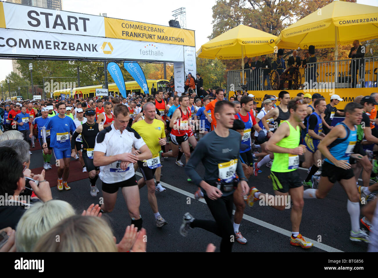 Startline hi-res stock photography and images - Alamy