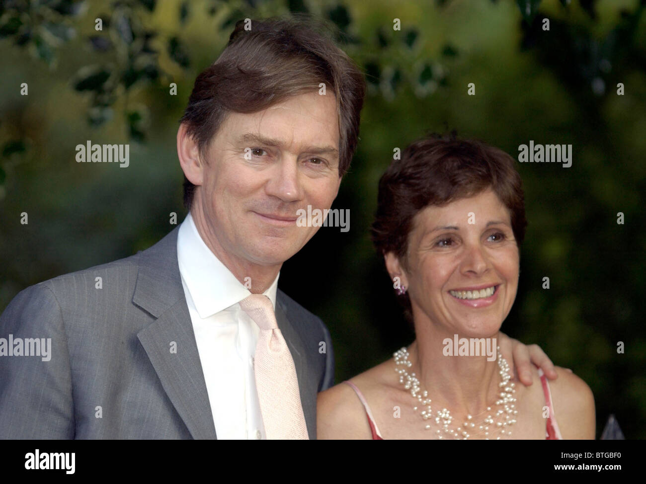 ACTOR ANTHONY ANDREWS AND HIS WIFE GEORGINA AT SOCIETY PARTY HOSTED BY DAVID FROST AT CARLYLE SQUARE, CHELSEA, LONDON Stock Photo