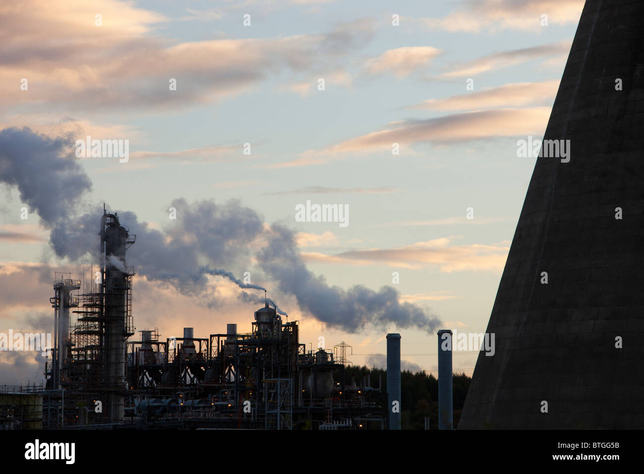 The Ineos oil refinery at Grangemouth, Scotland, UK, is responsible for massive carbon emissions. Stock Photo