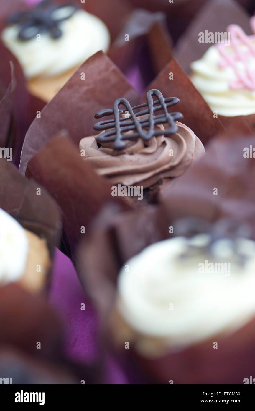 Cakes chocolate muffins hi-res stock photography and images - Alamy