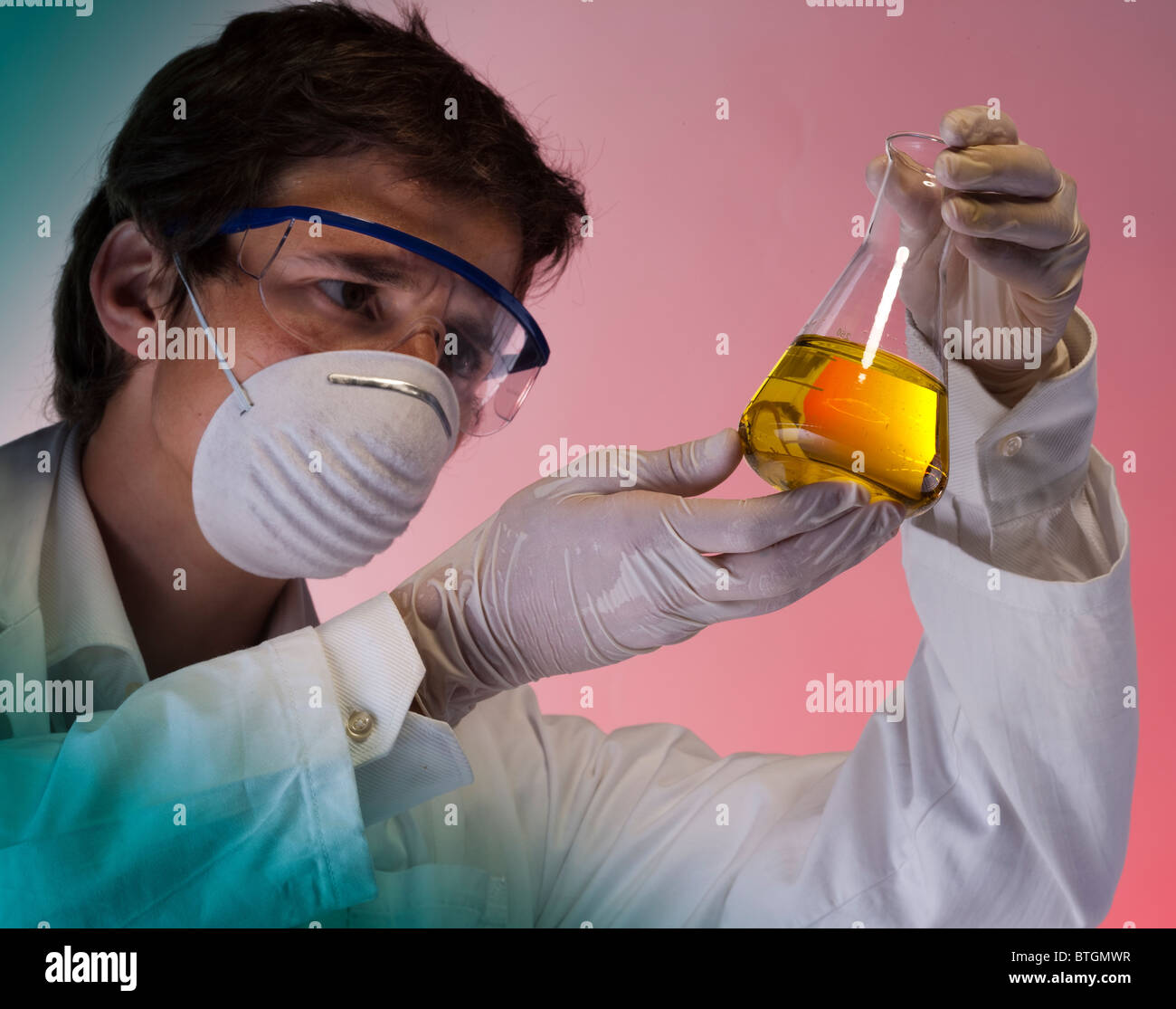 researcher in the laboratory Stock Photo - Alamy
