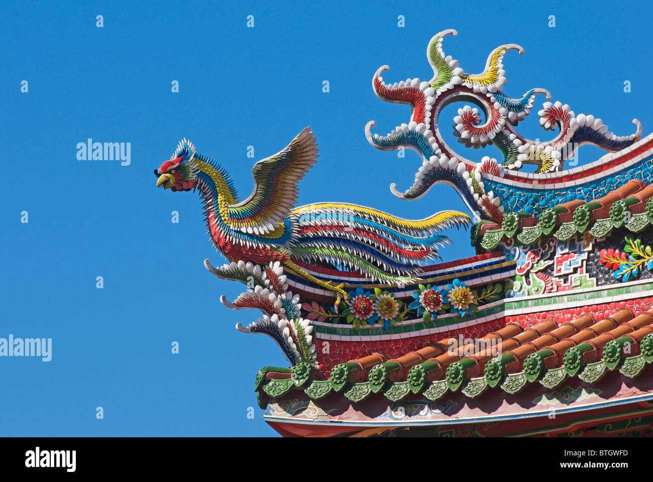 Roof detail of the Longshan temple Taipei Taiwan Stock Photo