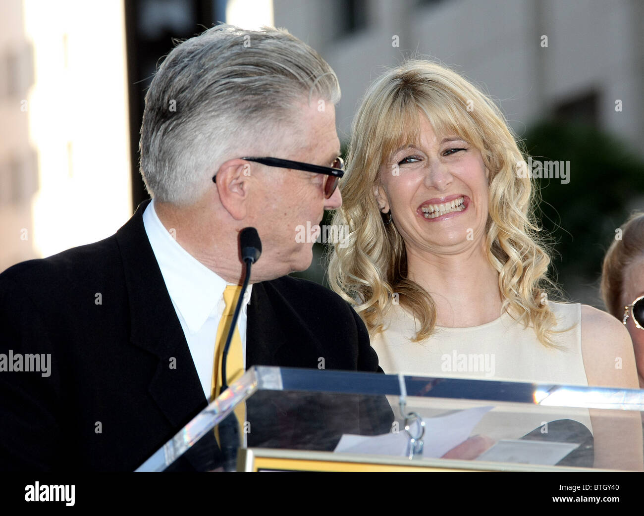 DAVID LYNCH LAURA DERN BRUCE DERN LAURA DERN AND DIANE LASS HONORED WITH STARS ON THE HOLLYWOOD WALK OF FAME LOS ANGELES CALI Stock Photo
