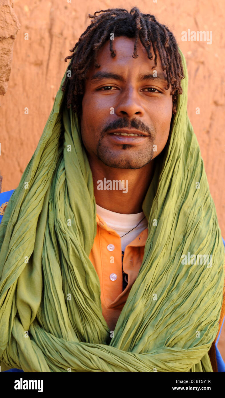 Moroccan Berber poses for photograph Stock Photo Alamy