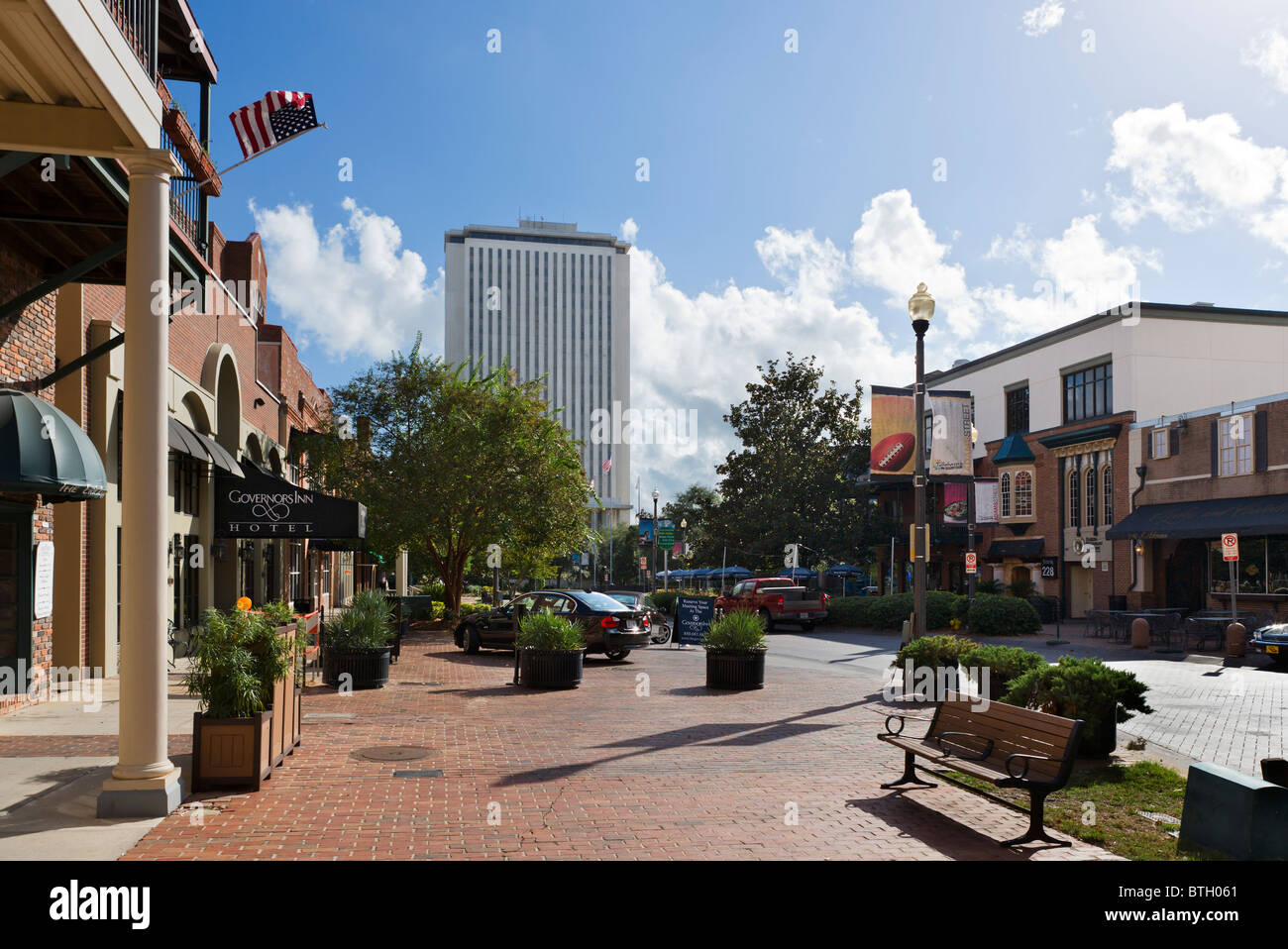 Adams Street with the Governor's Inn Hotel to the left and the new State Capitol Building behind, Tallahassee, Florida, USA Stock Photo