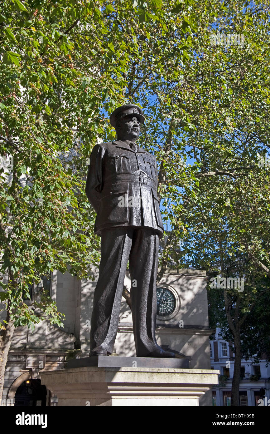 London,The Strand   Statue of Sir Arthur(Bomber)Harris October 2010 Stock Photo