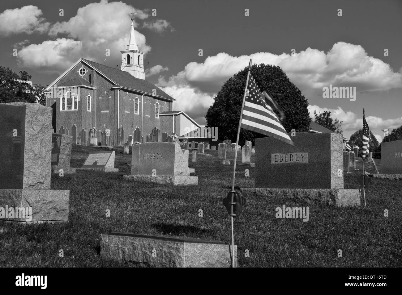 Headstone and flag hires stock photography and images Alamy