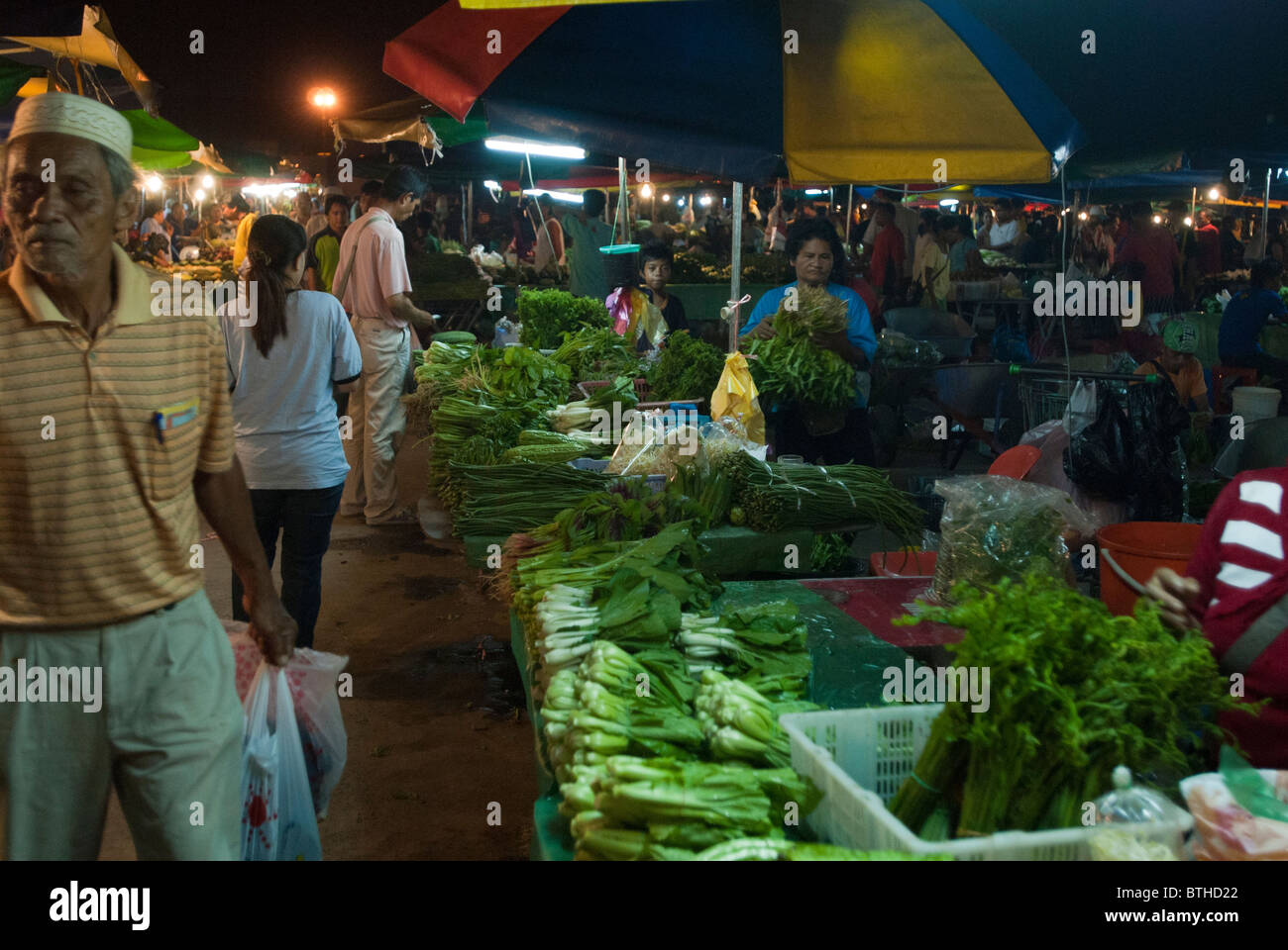 Filipino street market Kota Kinabalu Borneo Stock Photo Alamy
