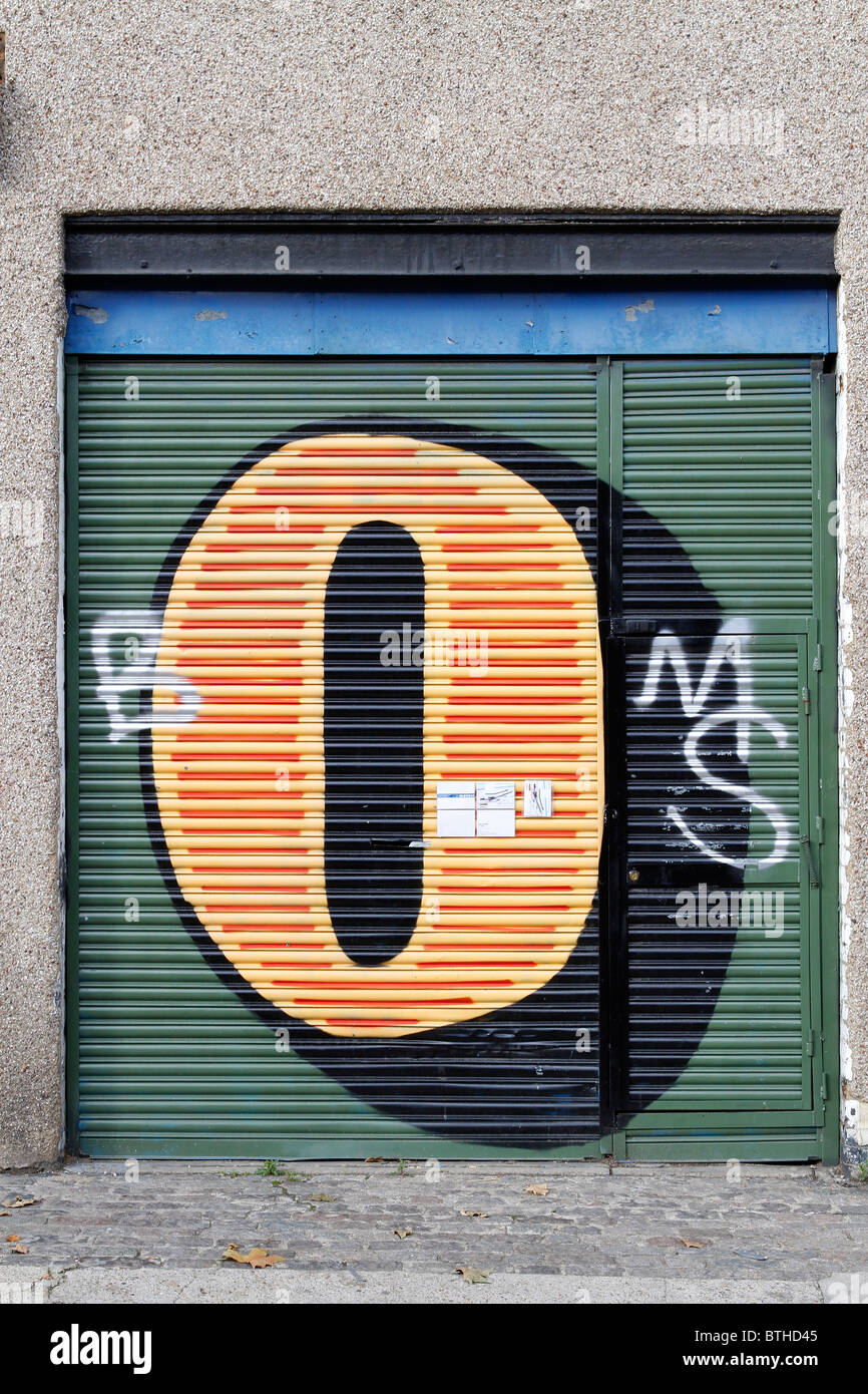 Ben Eine graffiti picture letter on shutters, London, Shoreditch Stock Photo