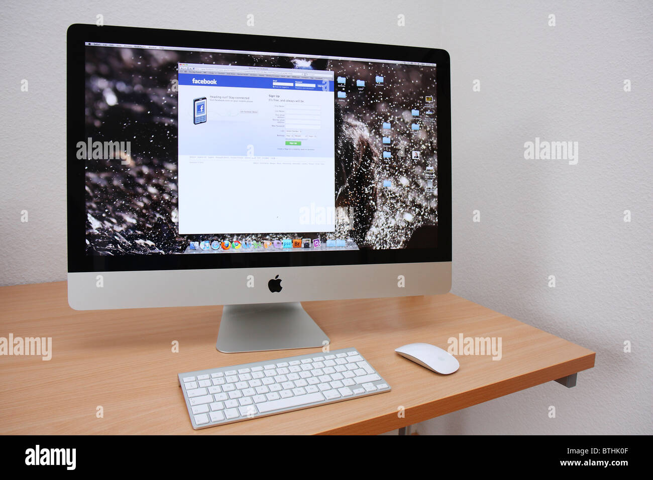 Desk In Personal Study With 27 Apple Imac With Facebook Website