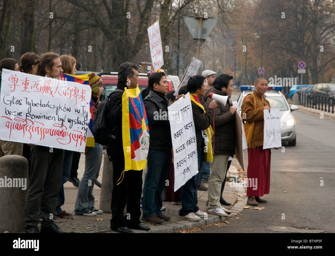 Poland 2010 november 02 Free Tibet representatives protest against braking the law front of Sejm in Warsaw Stock Photo