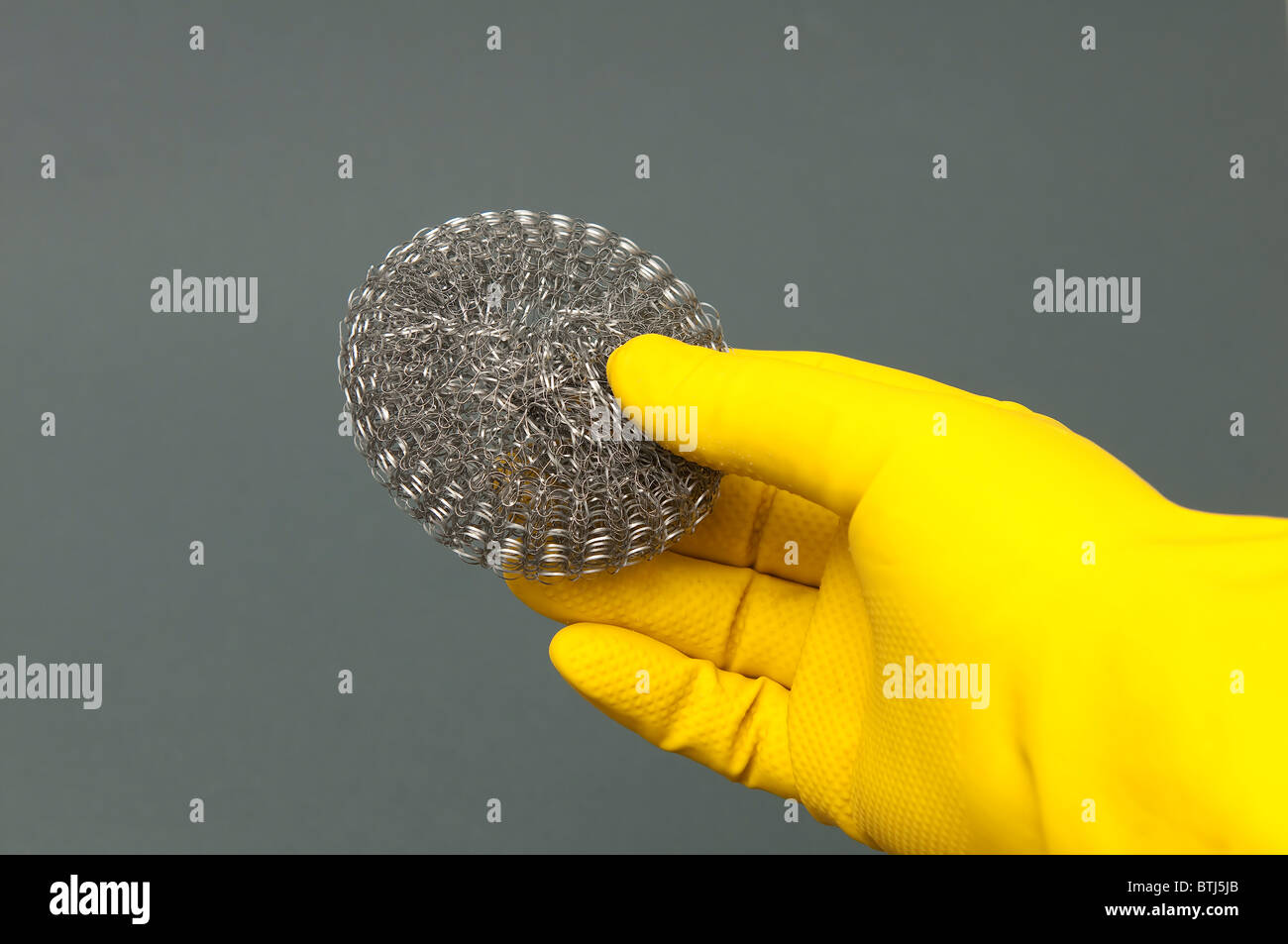 steel wool in the hand Stock Photo Alamy
