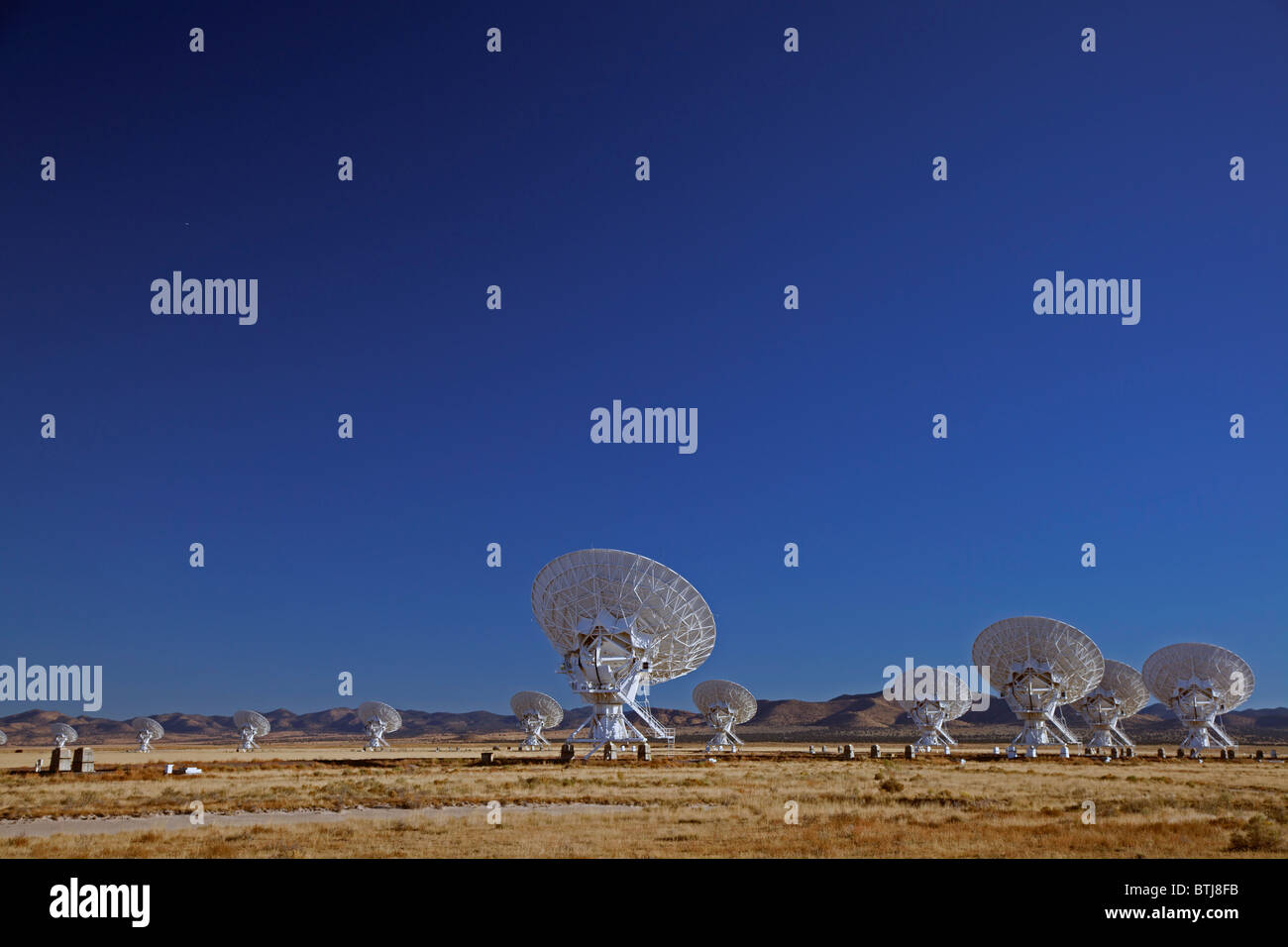 The Very Large Array radio telescope, part of the National Radio ...