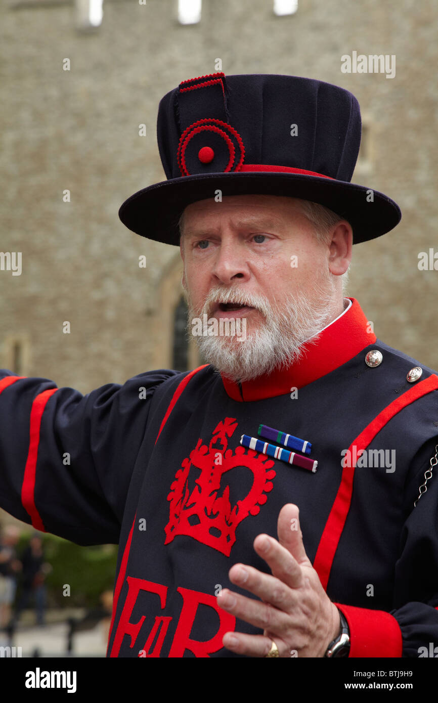 Yeoman Warder or 'Beefeater', Tower of London, London, England, United Kingdom Stock Photo