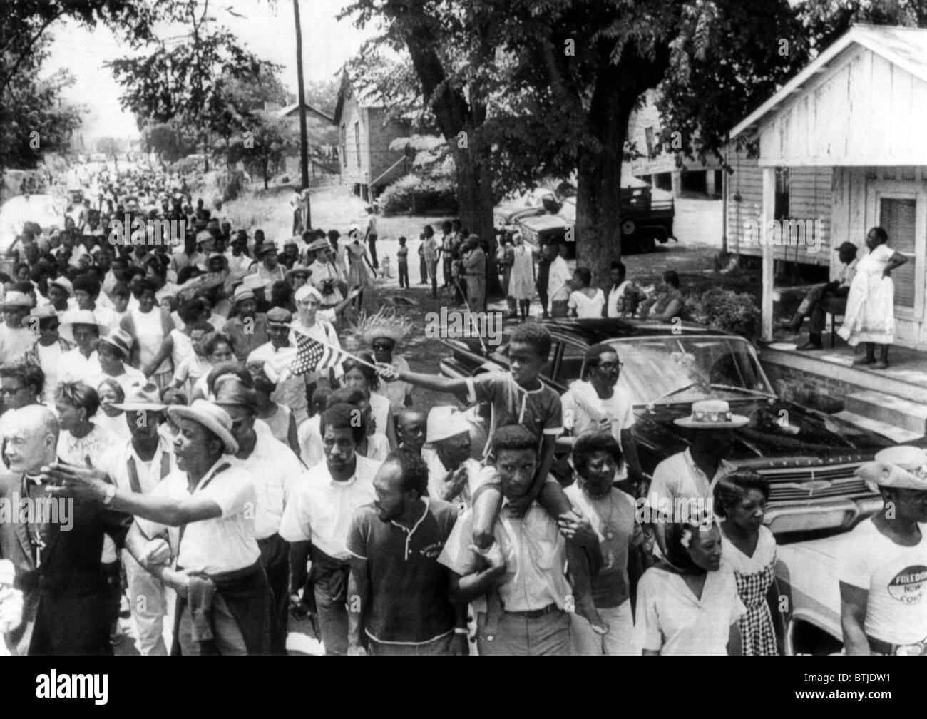 'Mississippi Freedom Marches' enter the small town of Granada, Mississippi. Floyd McKissick (front left with outstretched arm), Stock Photo
