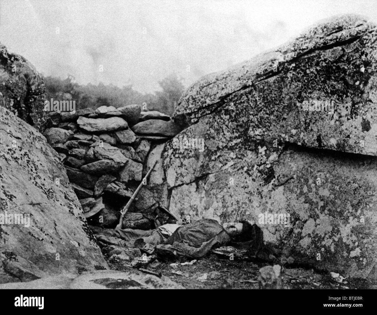 BATTLE OF GETTYSBURG-The body of a sharpshooter at his post. Stock Photo