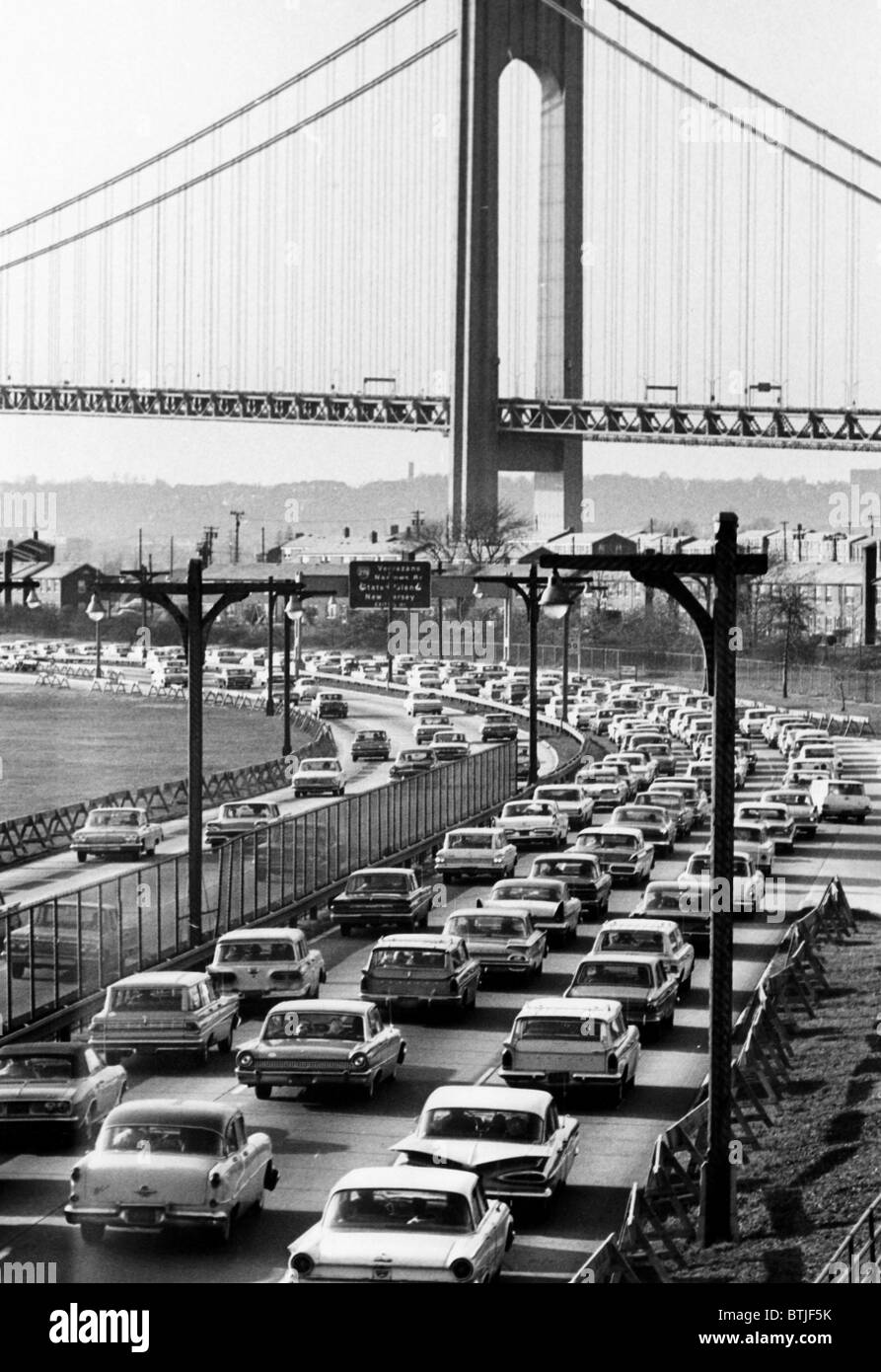 An opening day traffic jam on the Verrazano-Narrows Bridge, connecting Brooklyn to Staten Island, New York, November 22, 1964 Stock Photo
