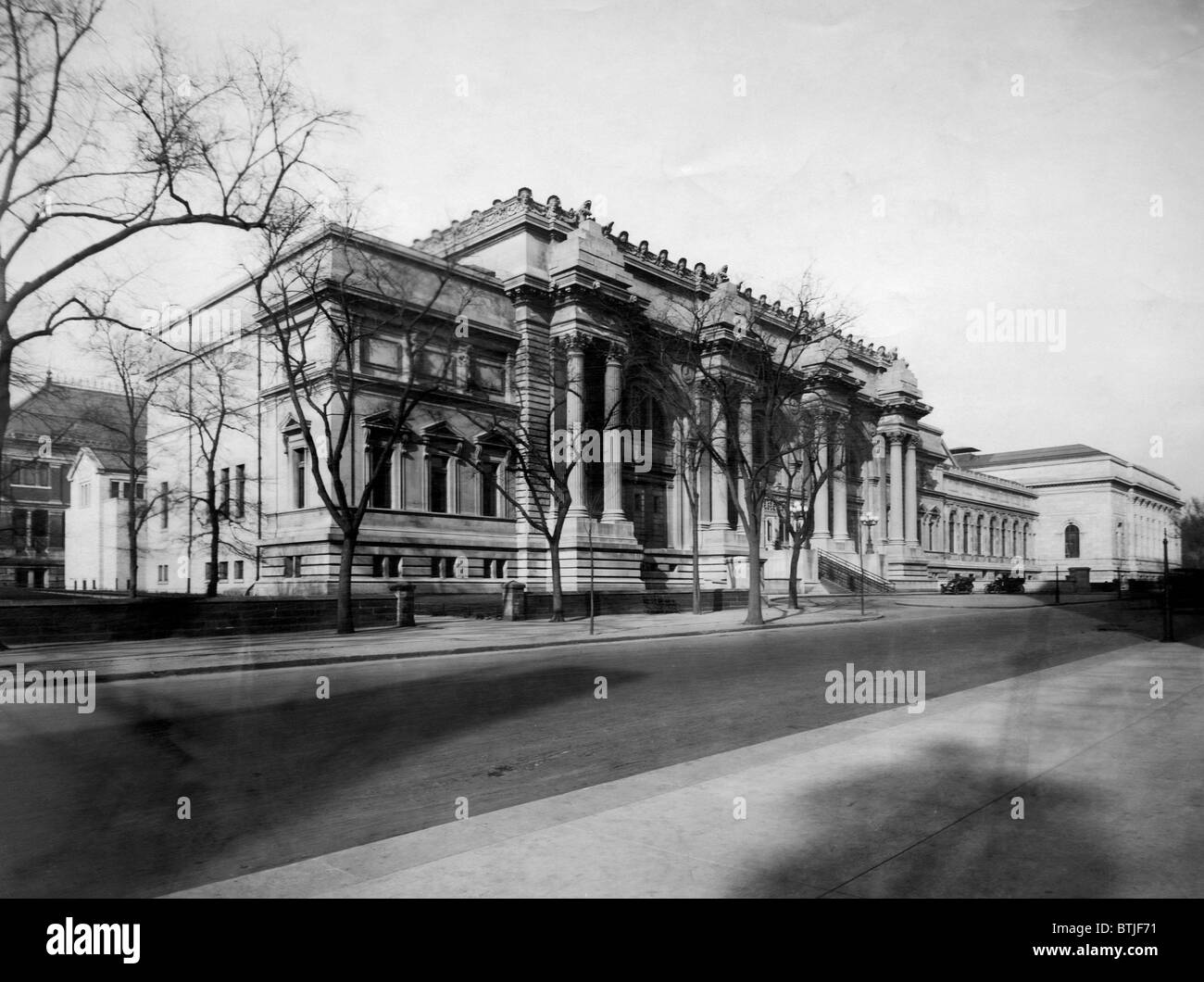 The Metropolitan Museum of Art, New York City, circa 1912. CSU Archives/Courtesy Everett Collection Stock Photo