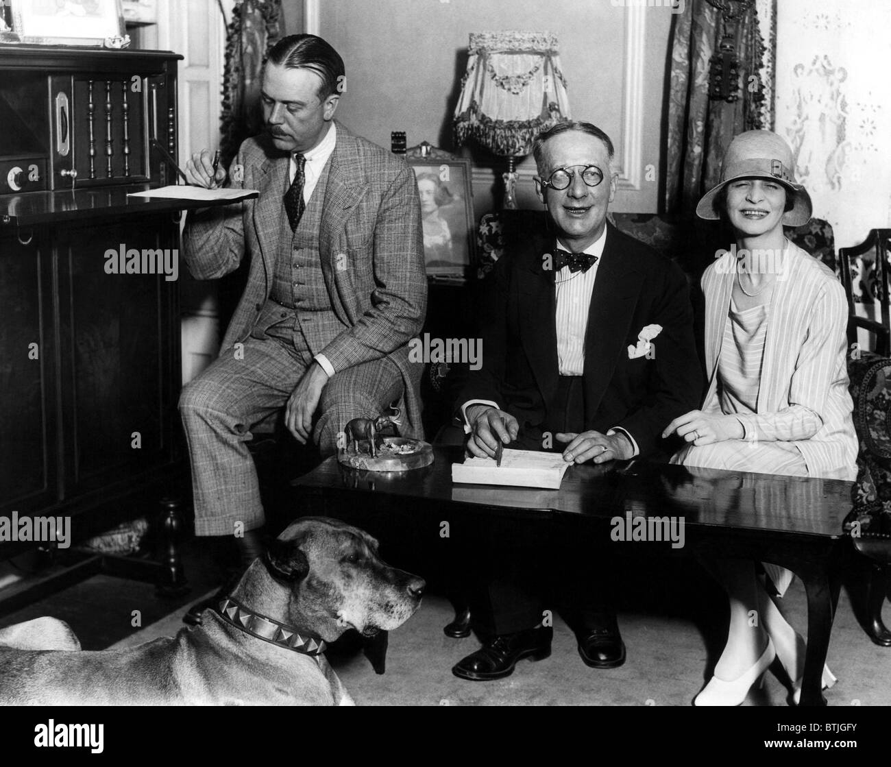 New York Governor Alfred E. Smith (center), surrounded by his daughter