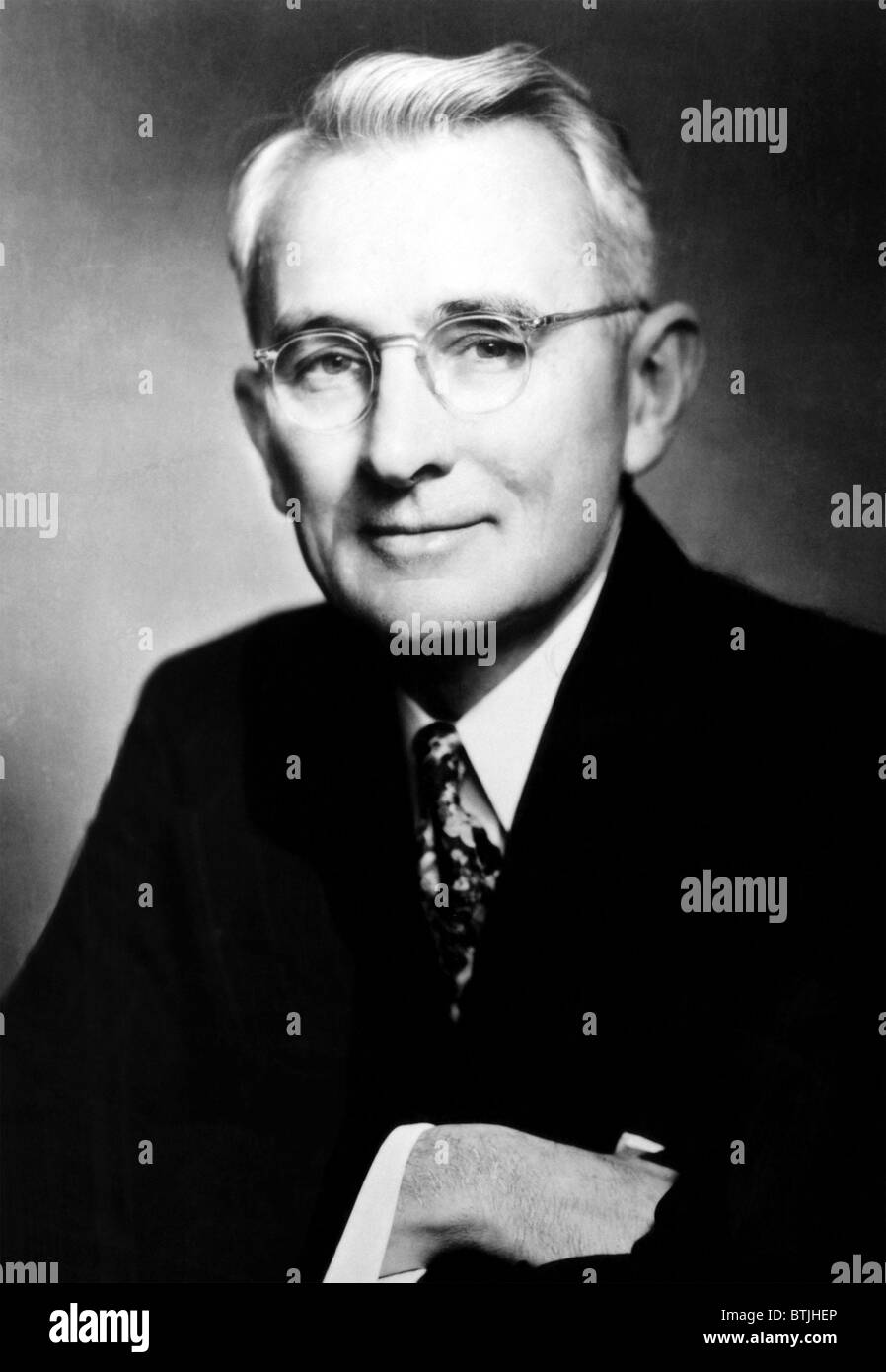 Dale Carnegie, 1954. Courtesy: CSU Archives/Everett Collection Stock Photo
