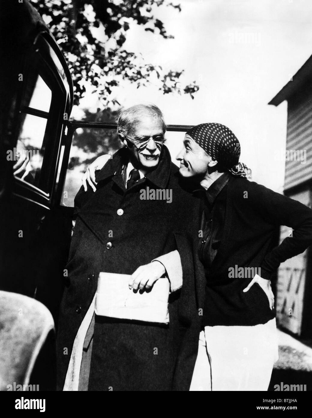 Alfred Stieglitz, and his wife, Georgia O'Keeffe, 1936. CSU Archives/Courtesy Everett Collection Stock Photo
