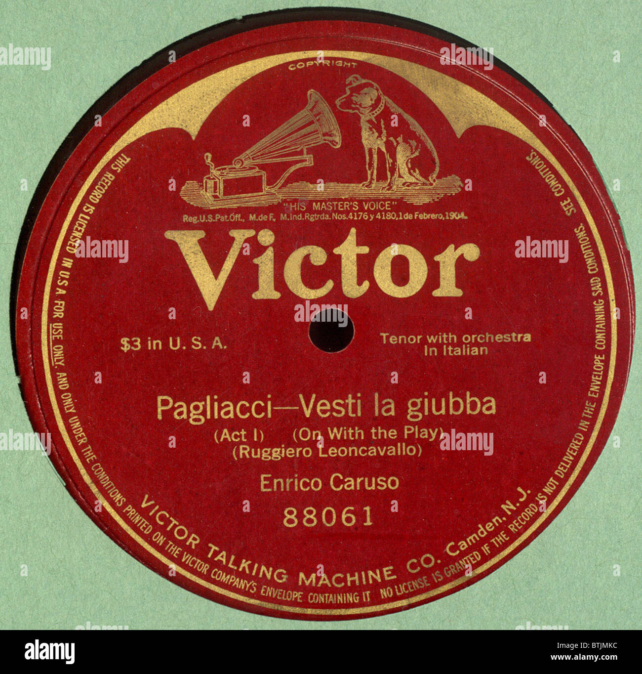 Victor record album of Enrico Caruso singing Pagliacci - Vesti La Giubba, 1907. Stock Photo