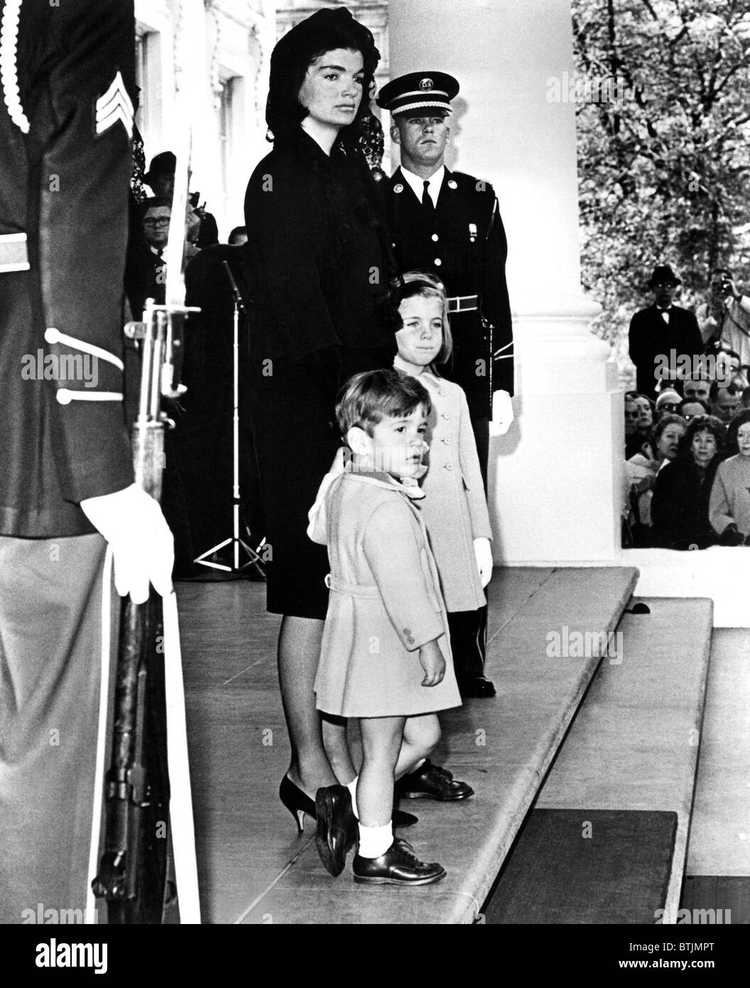 Jacqueline Kennedy, John F. Kennedy Jr., Caroline Kennedy, 11/63, at funeral of John F. Kennedy Stock Photo