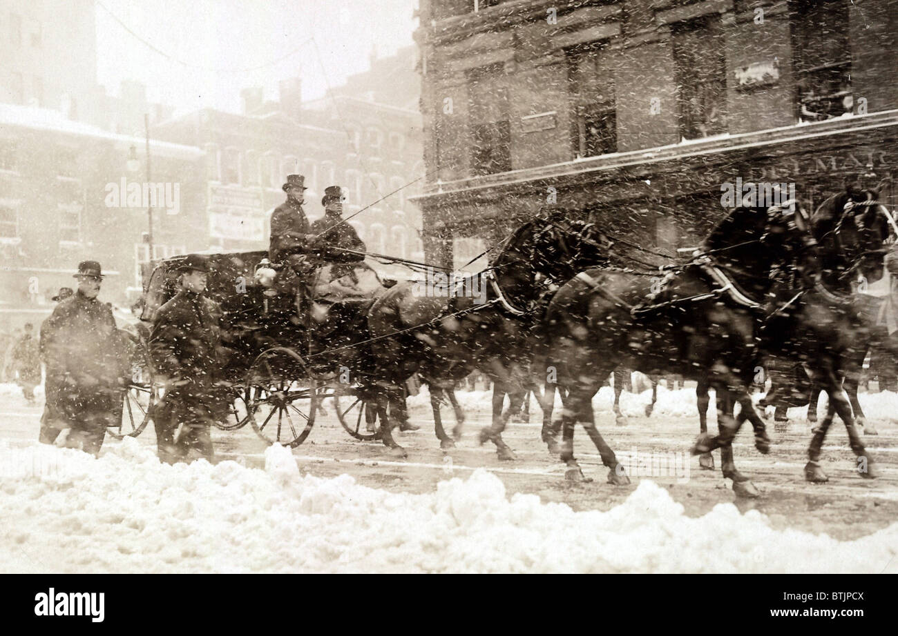 Horse drawn carriage carrying incoming President Taft, and Presiednt ...