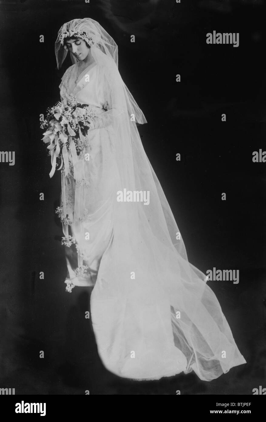 Eleanor Randolph Wilson (1889-1967), Woodrow Wilson's youngest daughter, in her wedding gown. She wed Wilson's Secretary of the Treasury William Gibbs McAdoo at the White House on May 7, 1914. Stock Photo