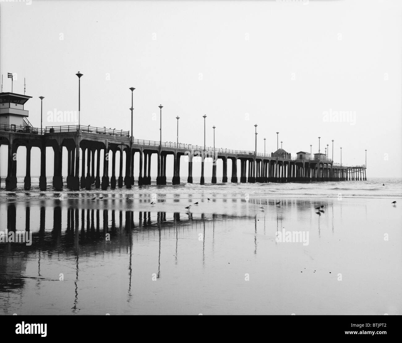 California huntington beach municipal pier Black and White Stock Photos