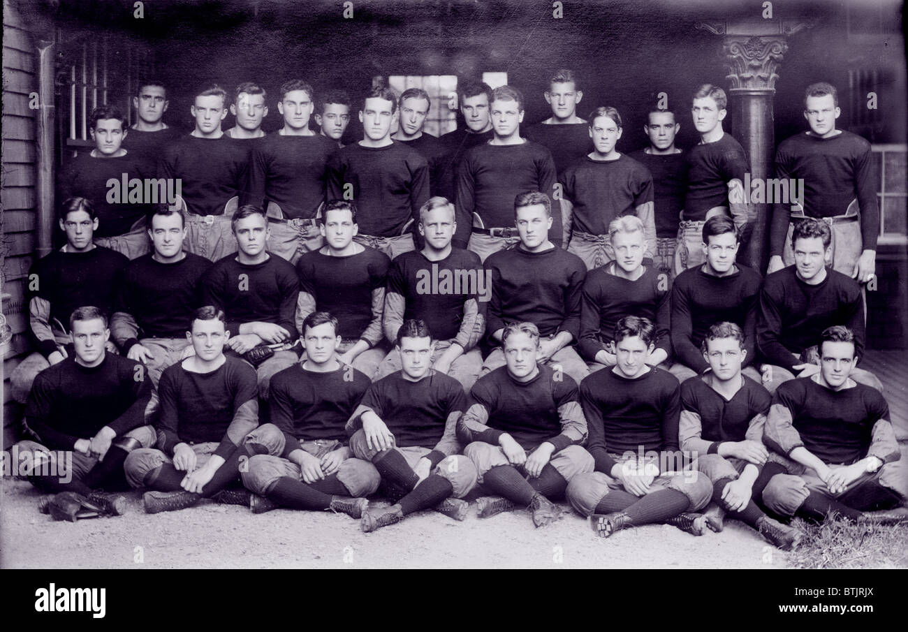 Football, Harvard University football team, circa 1912 Stock Photo Alamy