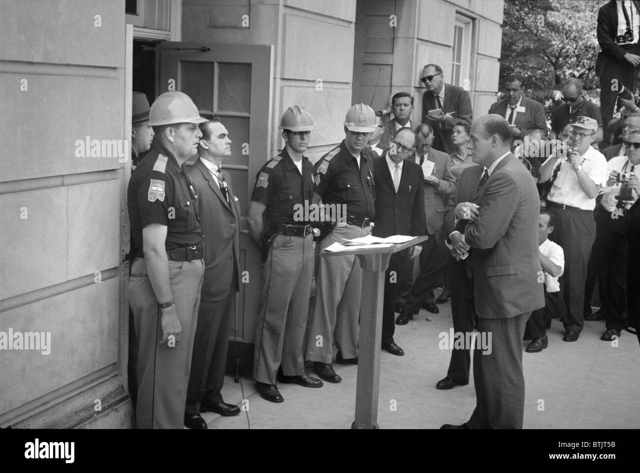 Civil rights, Governor George Wallace (third from left), attempting to block integration at the University of Alabama, he is confronted by Deputy U.S. Attorney General Nicholas Katzenbach (front right), photograph by Warren K. Leffler, June 11, 1963. Stock Photo