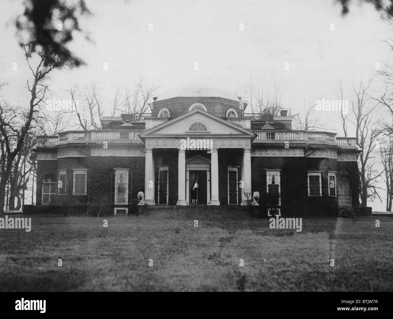 Monticello, home of Thomas Jefferson, ca. 1923. Courtesy: CSU Archives/Everett Collection. Stock Photo