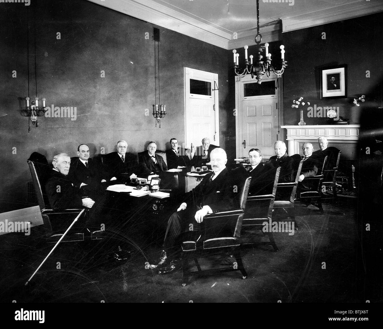 President Woodrow Wilson (left), and his cabinet (l-r): David F. Houston, A. Mitchell Palmer, Josephus Daniels, Edwin T. Meredit Stock Photo